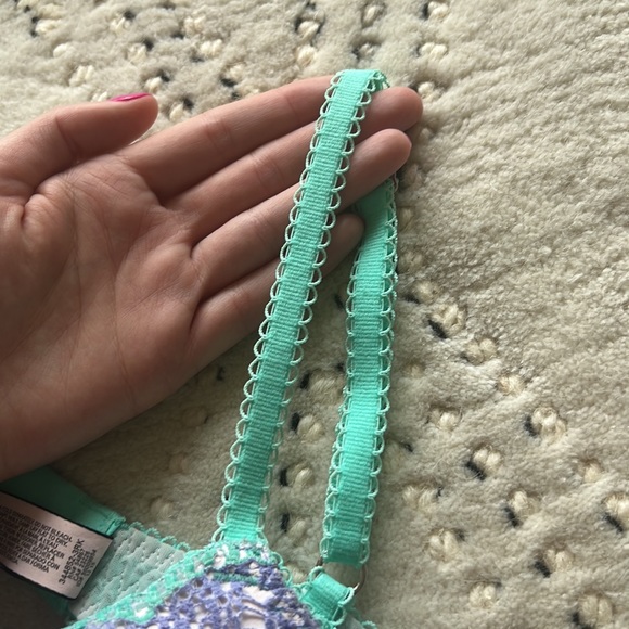 VS Padded Bra - Picture 4 of 7